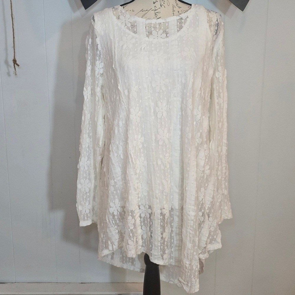 ATTITUDES by Renee White Lace Sheer Bell Sleeve Tunic Top Women's Size L whimsy
